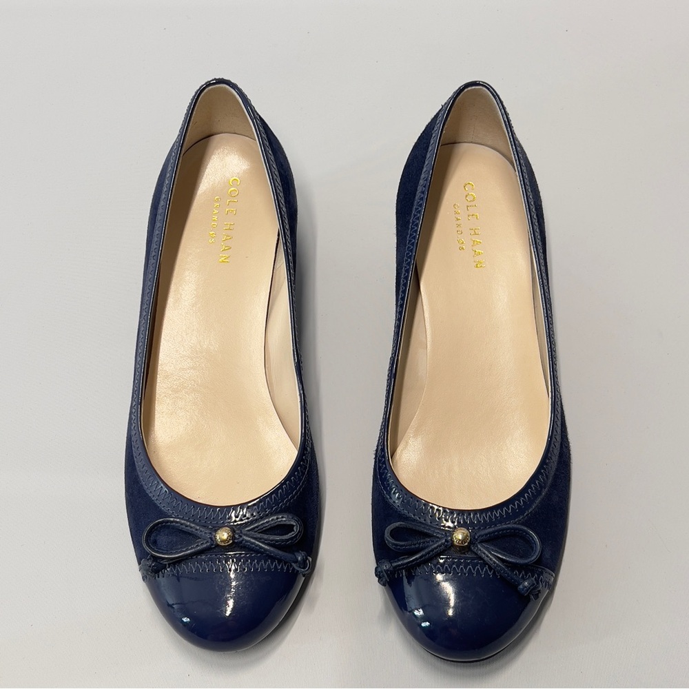 COLE HAAN Women’s size 6B Blue Velour Slip On Pump Wedge - Picture 2 of 11